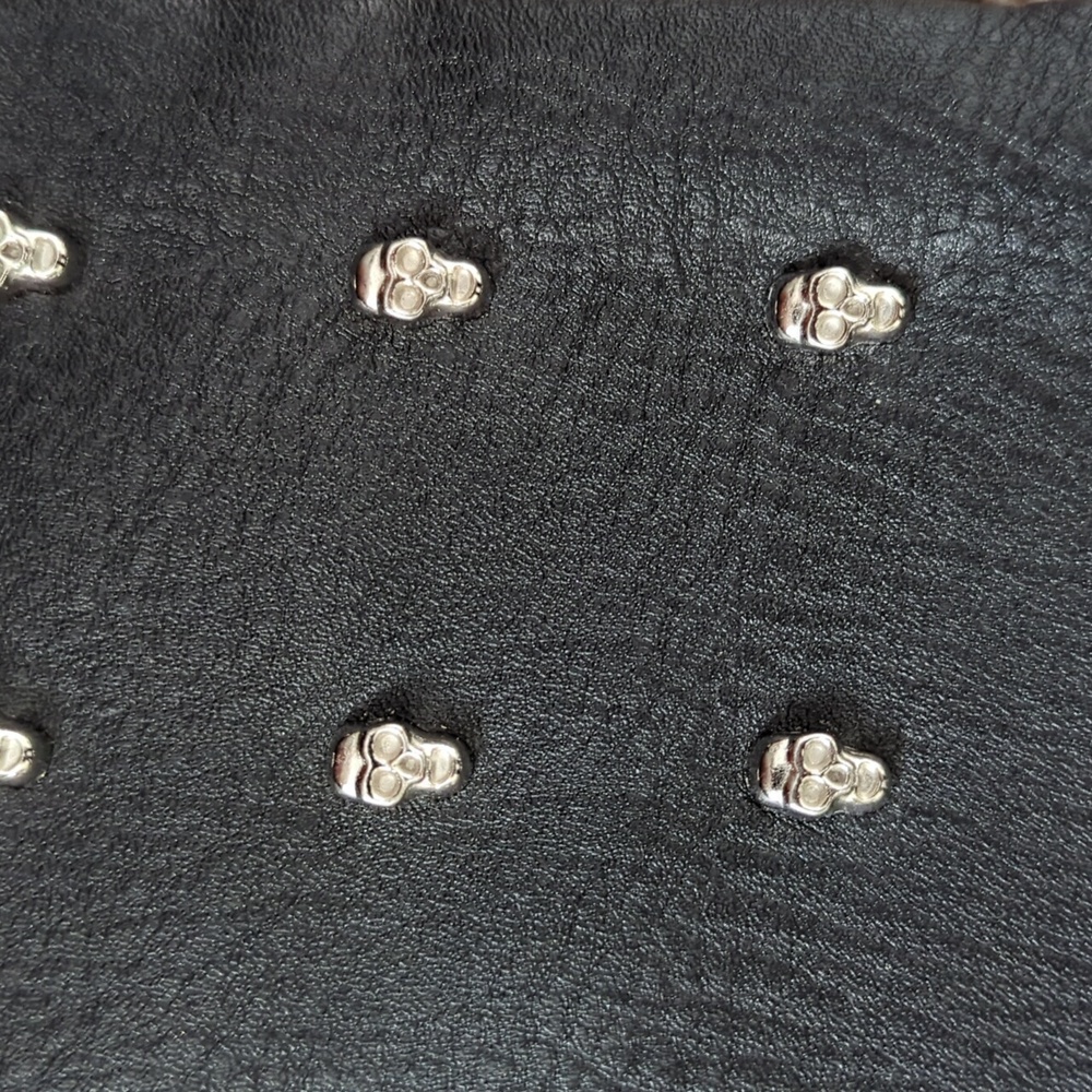 Sondra Roberts Squared Skull Studded Makeup Bag Pouch - Picture 2 of 6